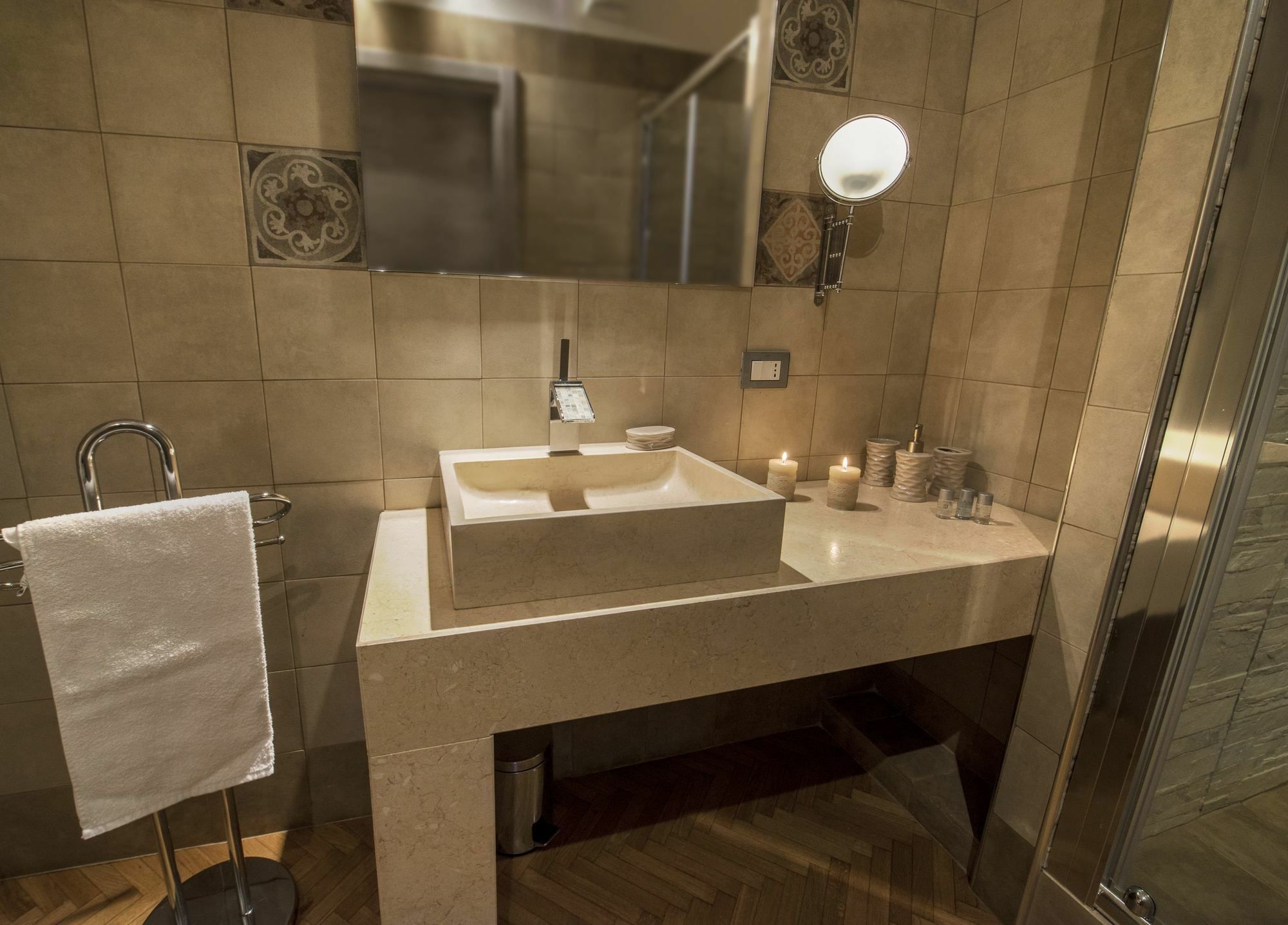 Penthouse Station Luxury Suites & Apartment ブリンディジ エクステリア 写真
