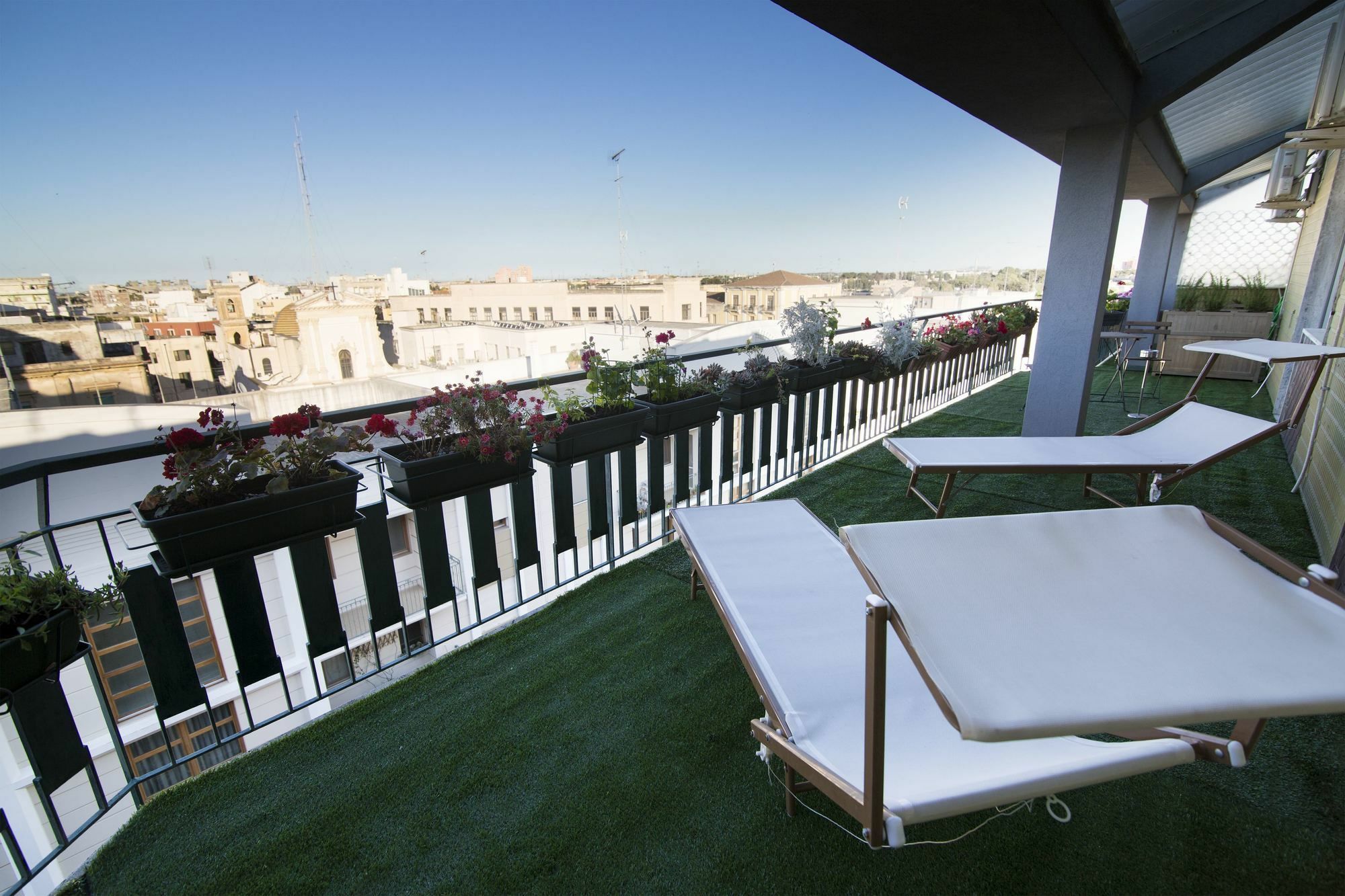 Penthouse Station Luxury Suites & Apartment ブリンディジ エクステリア 写真